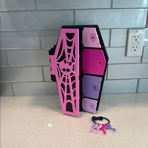 🏴 Monster high Pink and Purple Coffin-Shaped Storage Box  closet for dolls - Picture 1 of 7